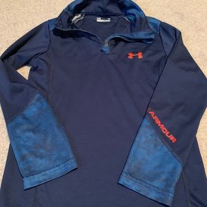 Boys Under Armour pull over like new